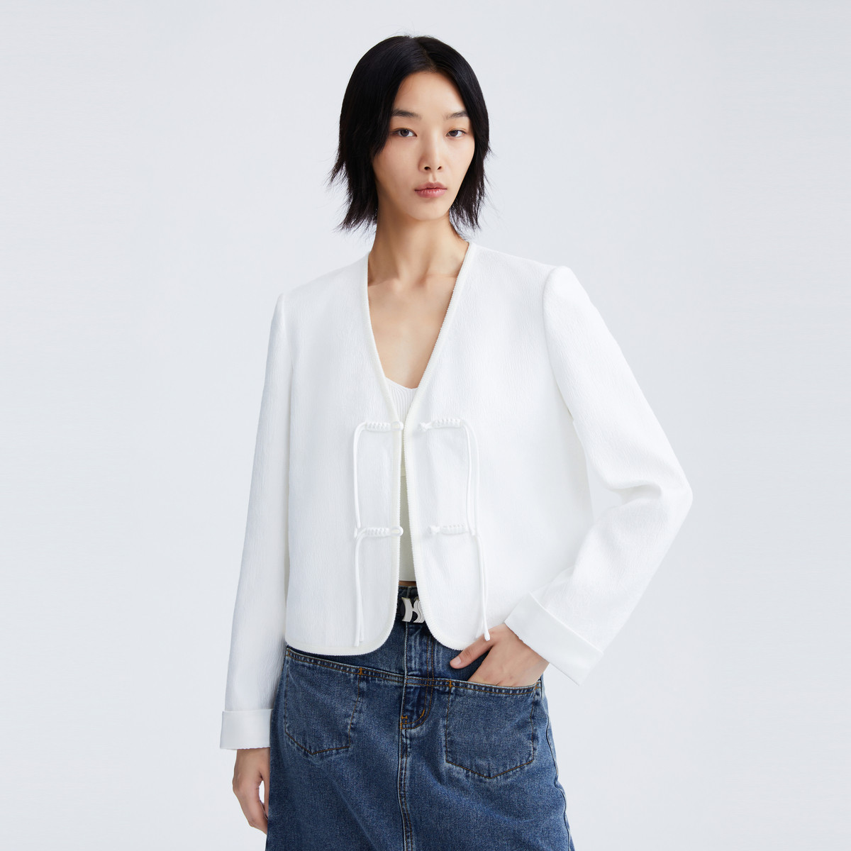 10239893.秋季简约白香风简约v领外套职场通勤女士长袖上衣