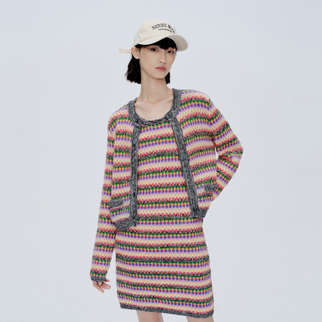 10254913.2024春季新款优雅彩虹混色条纹女士小香风针织衫