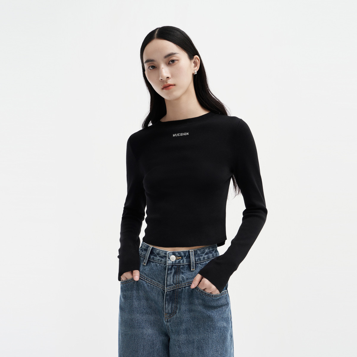 10254966.2024春季新款经典纯色修身logo女士打底针织衫