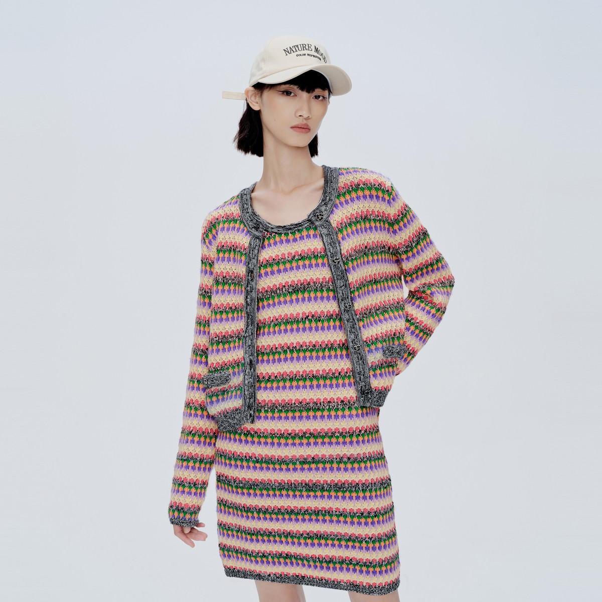 10254913.2024春季新款优雅彩虹混色条纹女士小香风针织衫