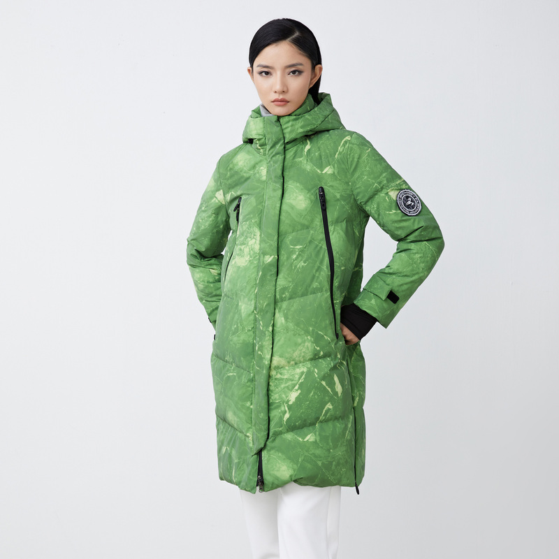 10266956.高领连帽字母晕染拼接长款羽绒服