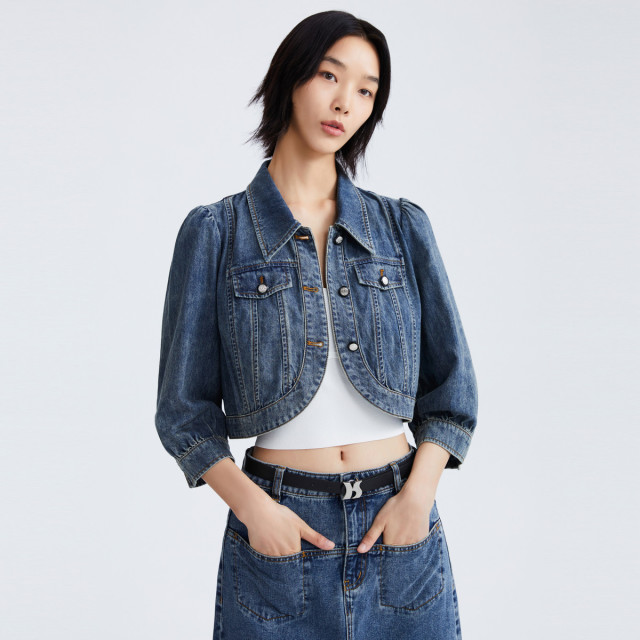 10348343.春季个性圆弧形衣摆休闲随性短款女士牛仔外套