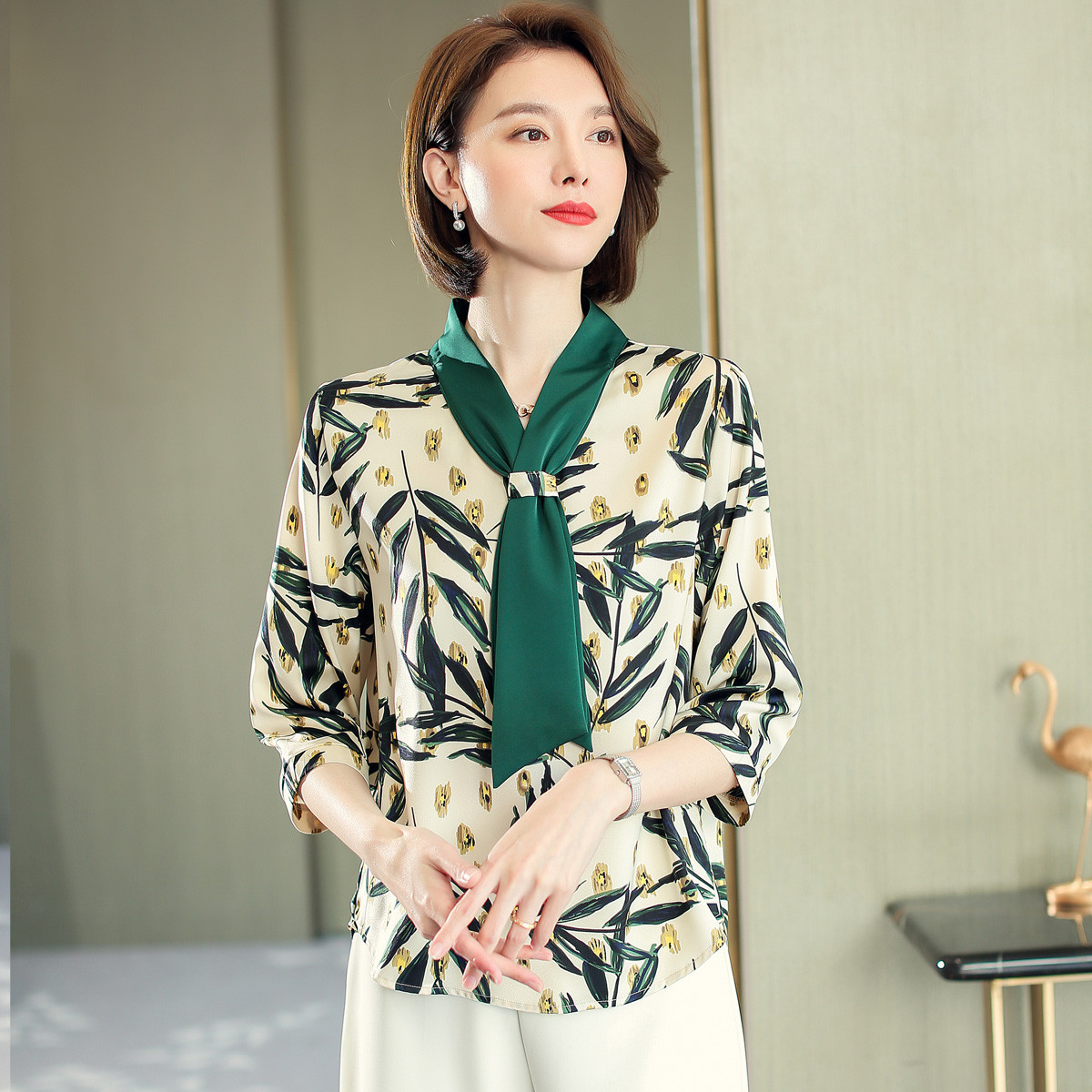 12316328.中年女春夏上衣中老年薄款七分袖小衫妈妈夏装洋气雪纺T恤