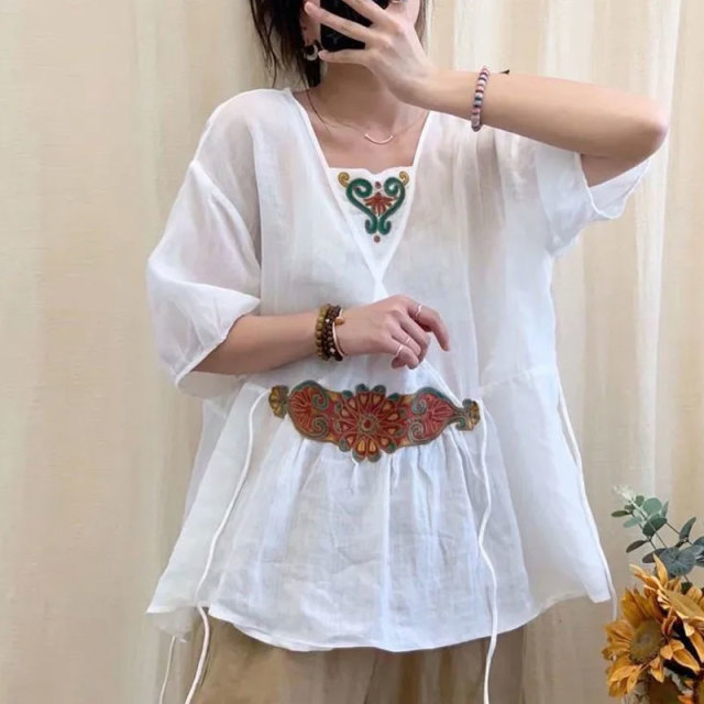 13458840.初云紫衣春夏装 女复古五分袖刺绣V领衬衫薄款V领抽绳宽松上衣1172