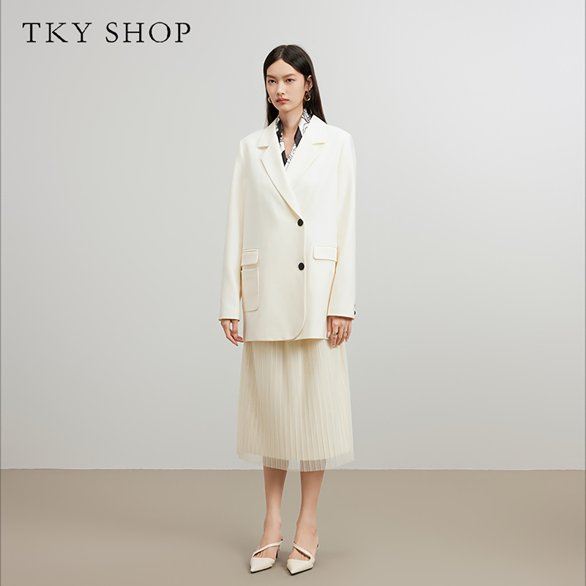 10626486.【专柜同款】TKYSHOP双排扣时尚便西春秋款西装外套
