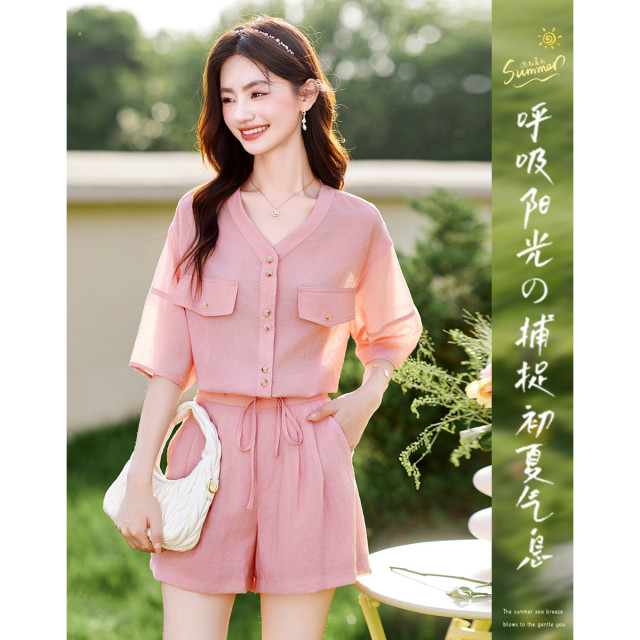 10662261.【夏日穿搭】设计感小众时尚显瘦小个子女式套装