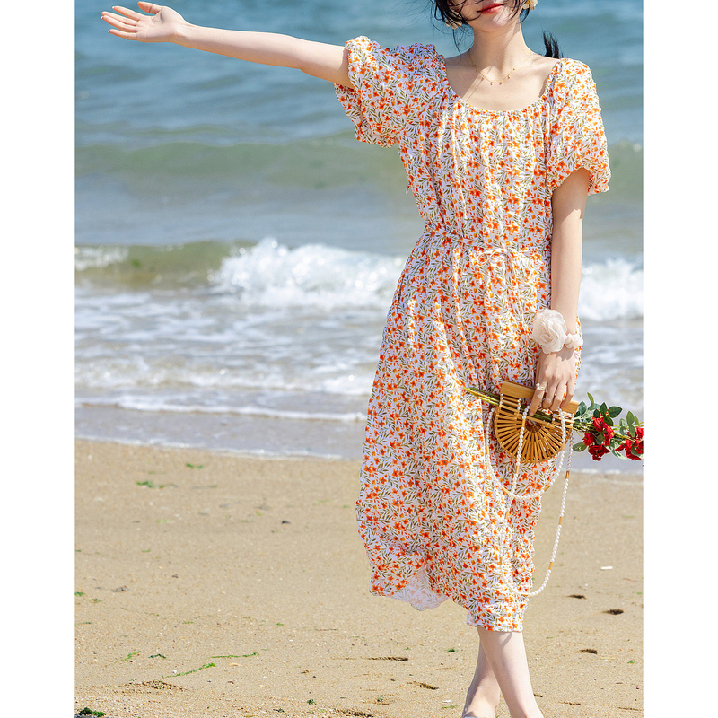 10687067.【法风腔调】夏新圆领挂脖绑带印花大摆宽松花苞袖A字菱形连衣裙