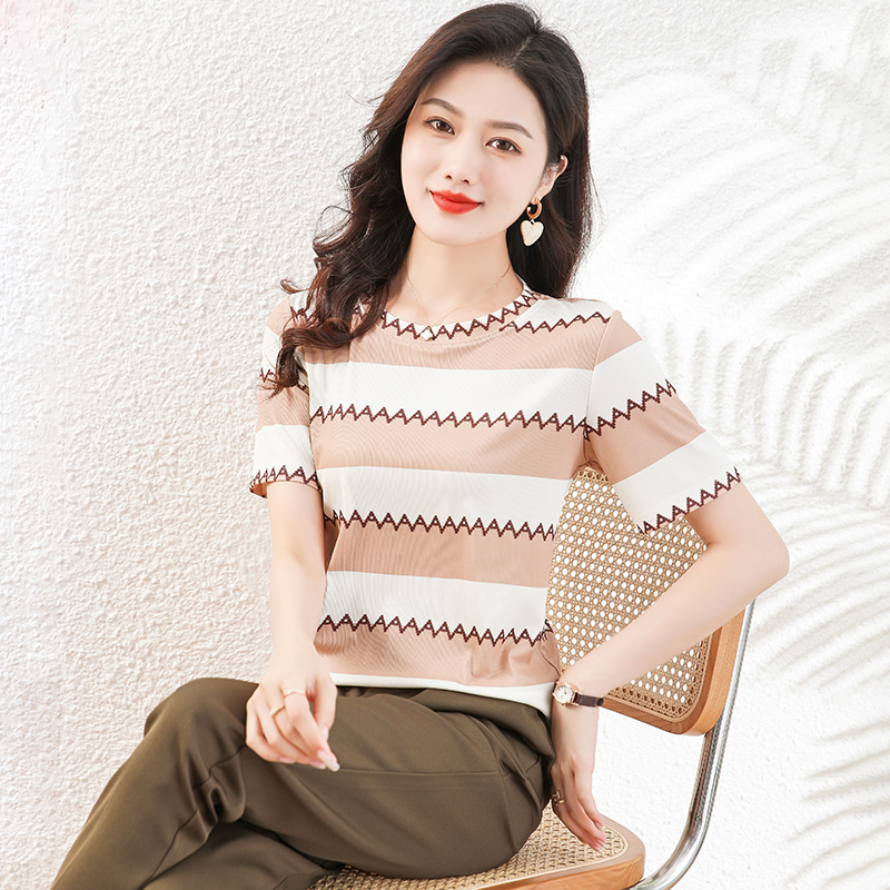 10726519.淘贝鼠短袖T恤新款夏季时尚洋气女式上衣【淘贝鼠一口价39.9】