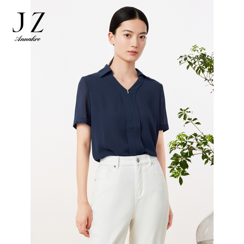 10748351.JZ玖姿小衫女装夏季新款时尚钻饰轻盈透气雪纺衫丝滑