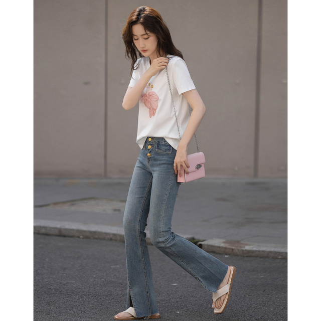 10846803.【金鱼花火】夏通勤圆领高支水柔180G棉氨短袖高清刺绣女式t恤
