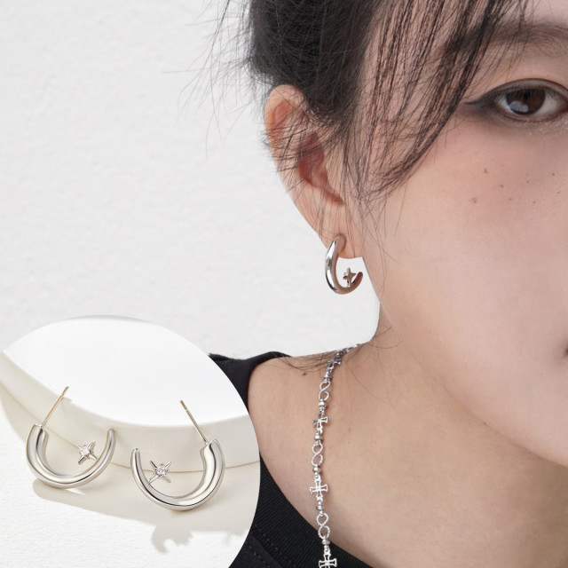 10881221.小众冷淡风四芒星线条耳环2024年高级感耳饰女