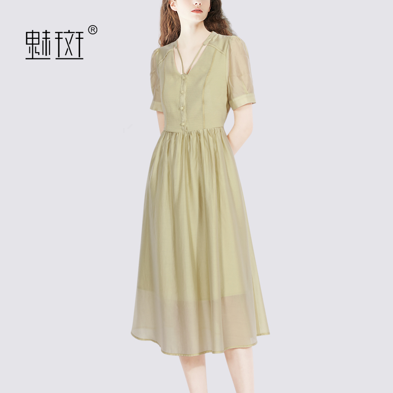 10881934.魅斑薄荷薄荷绿连衣裙V领镂空裙子