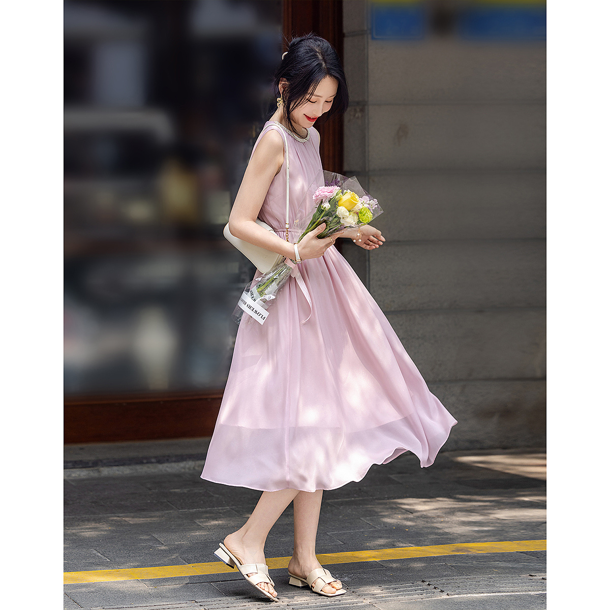 10937268.【轻法式通勤】夏圆领松紧腰珍珠织带露肩无袖仙女连衣裙女中长