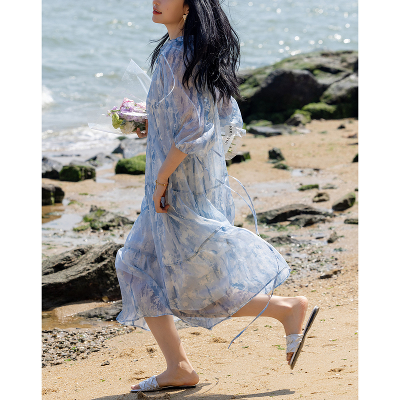 10937734.【唯美水墨风印花仙女裙】夏度假风V领绑带灯笼袖雪纺连衣裙女