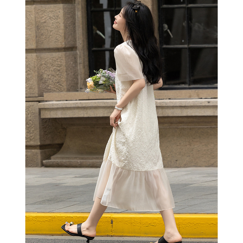 10938154.【开启淑女日常】夏圆领优雅提花拼接泡泡袖直筒藏肉连衣裙
