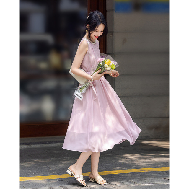 10937268.【轻法式通勤】夏圆领松紧腰珍珠织带露肩无袖仙女连衣裙女中长