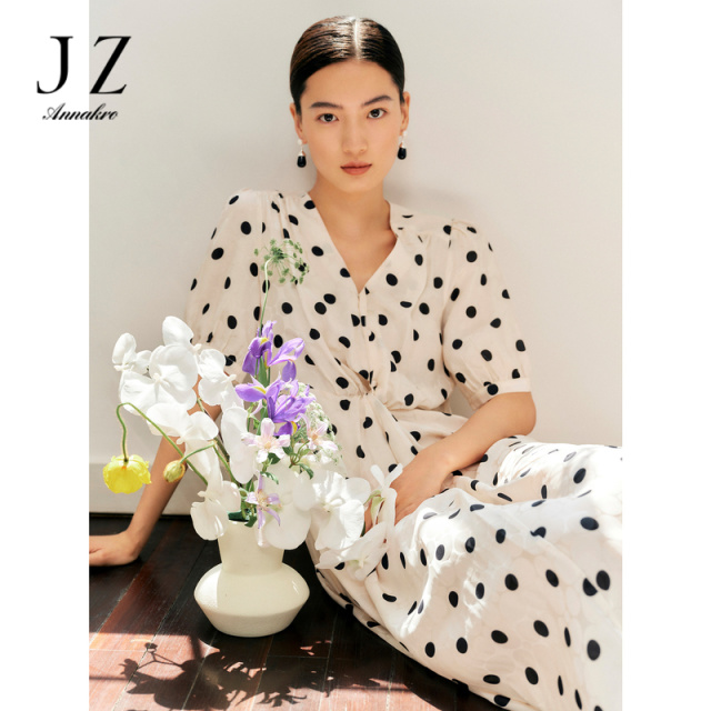 11006731.JZ玖姿洋气法式波点收腰缎面长款短袖连衣裙女装2023夏季新款