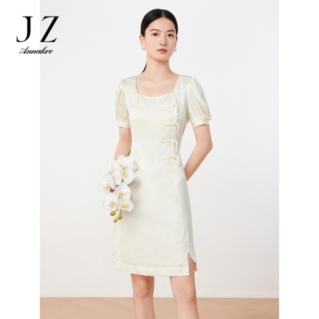 11006737.JZ玖姿洋气法式优雅风方领盘扣收腰丝缎提花连衣裙2023夏季新款