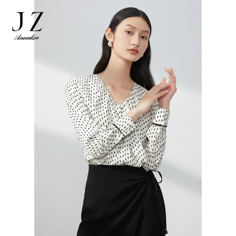 11009834.JZ玖姿几何印花单上衣女装2023春季新款U型领小众设计感雪纺衫