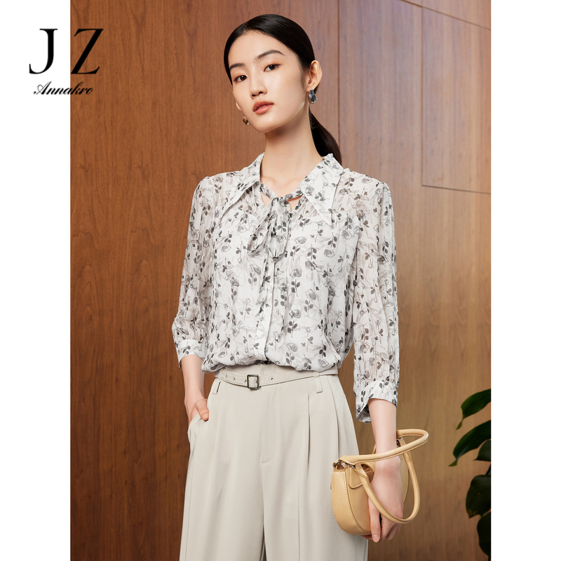 11009453.JZ玖姿直筒雪纺衫女装2023夏季新款通勤印花飘带桑蚕丝上衣咖啡色
