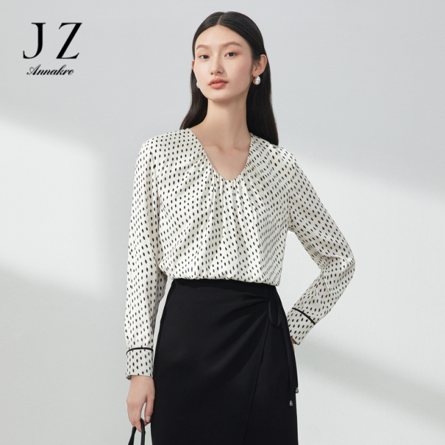11009834.JZ玖姿几何印花单上衣女装2023春季新款U型领小众设计感雪纺衫