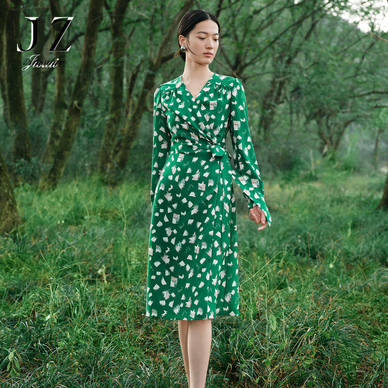11009837.JZ玖姿几何印花雪纺连衣裙女装2023春季新款V褶皱茶歇裙子绿色