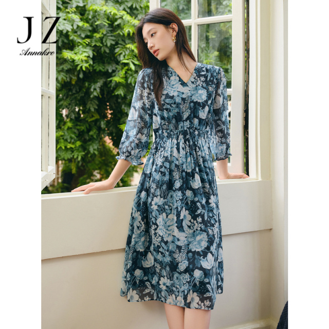 11076293.【草目系列】玖姿安娜蔻雪纺V领七分袖印花连衣裙女2024春季新款