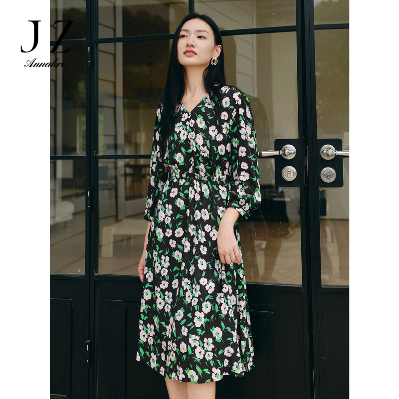11076297.玖姿安娜蔻法式简约花卉显瘦印花松紧修身连衣裙女2024春季新款