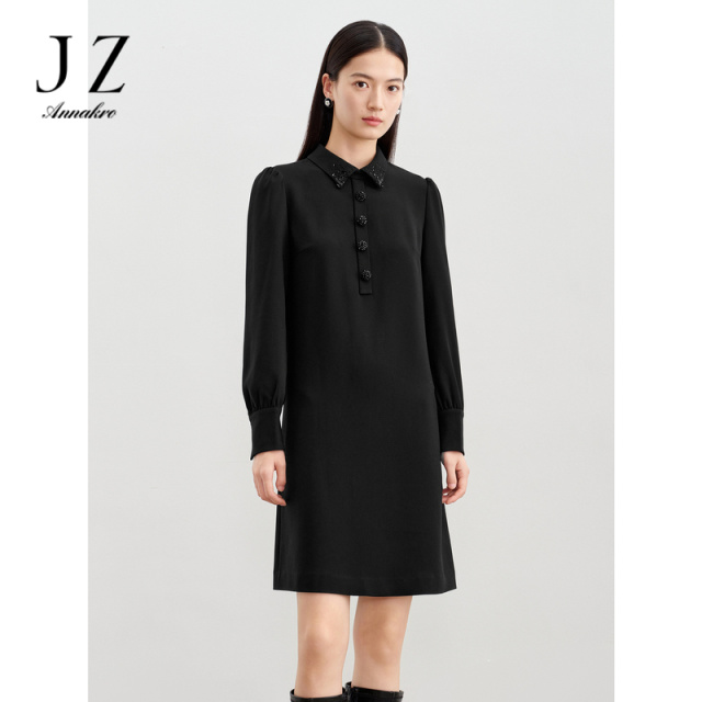 11076459.玖姿安娜蔻优雅黑天鹅手工钉珠钻饰H型连衣裙女2024春季新款