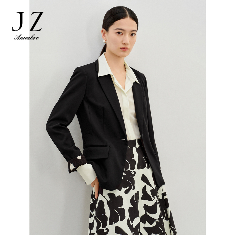 11075727.玖姿安娜蔻商务通勤撞色垫肩拼接翻边休闲外套女2024春季新款