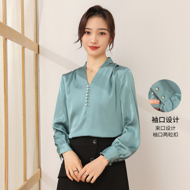 11095452.【专柜新品】依贝奇缎面衬衫纯色气质通勤套头衫春季新款垂感上衣女