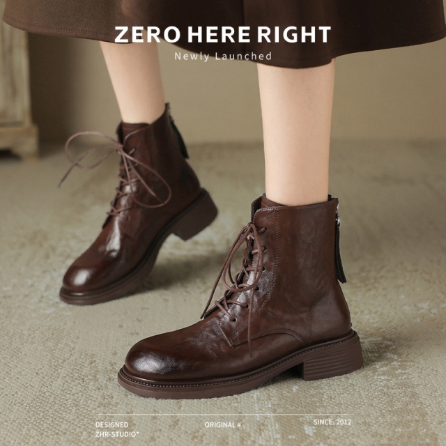 13836304.【ZHR则则】马丁靴短绒圆头中跟后拉链女鞋[PU]