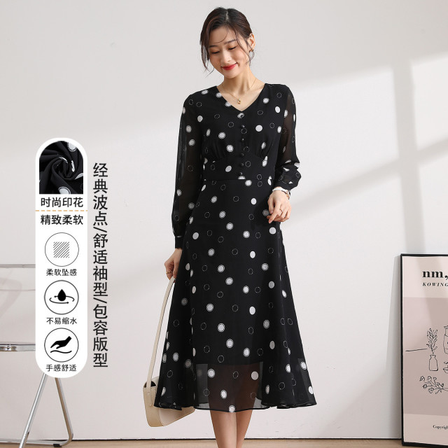 11184521.【专柜新品】【显瘦波点连衣裙】春春夏气质V领收腰长袖中长裙女