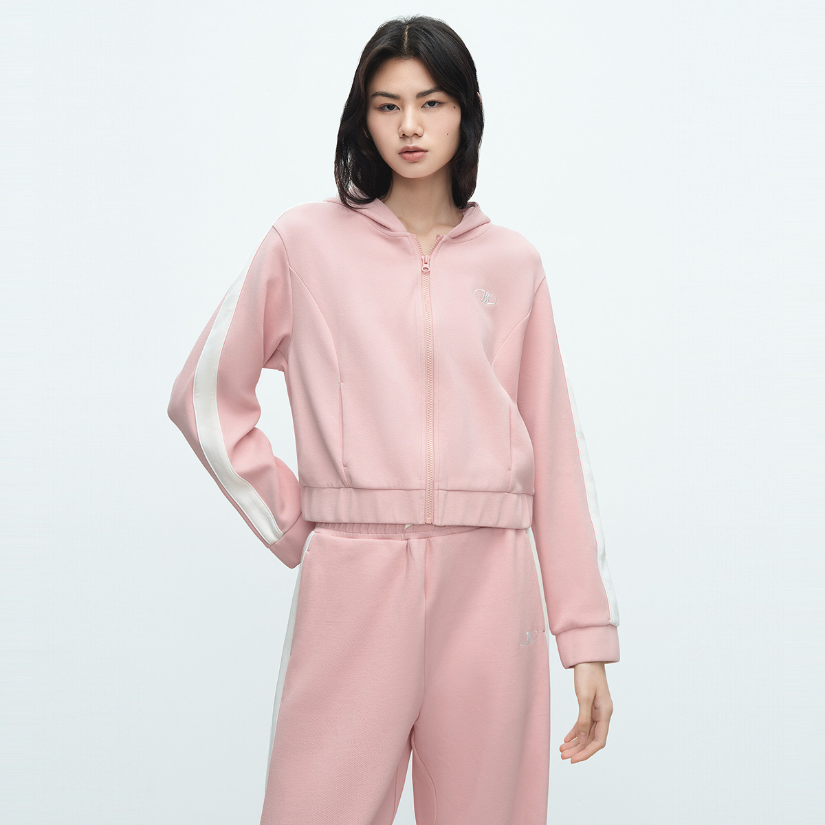 11262829.【商场同款】秋季新款元气减龄舒适撞色棉感运动女士卫衣外套