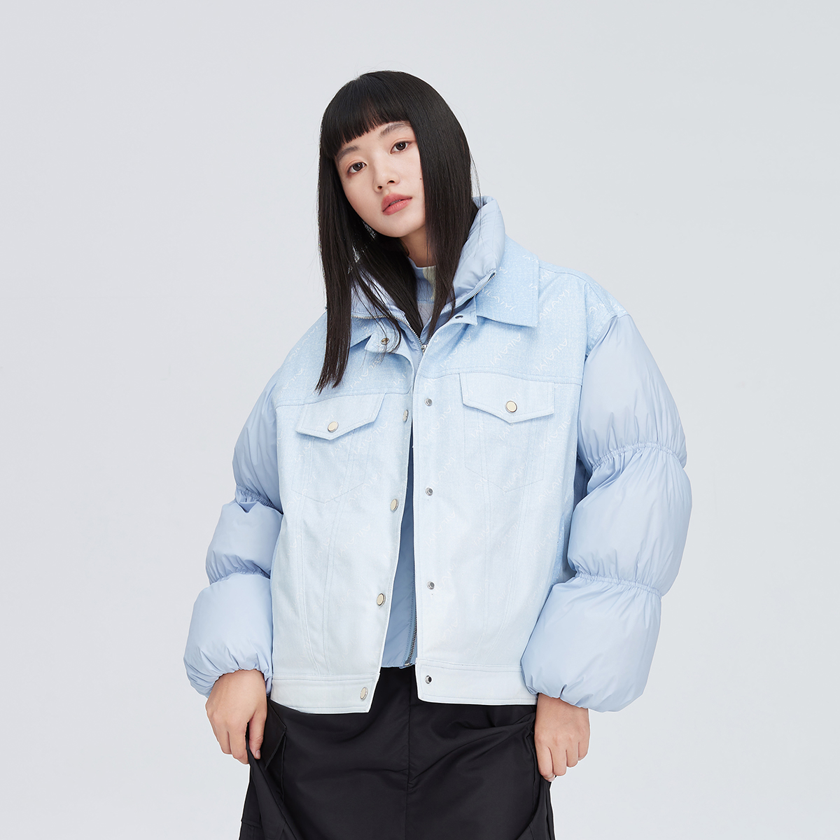 11264578.【商场同款】时尚甜酷风假两件羽绒服女短款仿牛仔面料印花鸭绒服外套