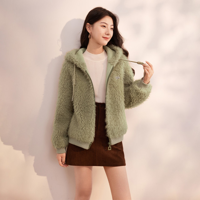 11319642.咩咩绒仿生皮草毛绒外套女羊羔毛风皮毛一体