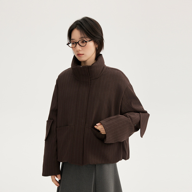 11394142.艾莱依羽绒服极简条纹立领秋装工装外套