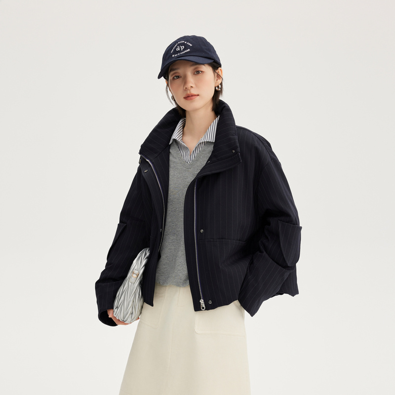 11394142.艾莱依羽绒服极简条纹立领秋装工装外套