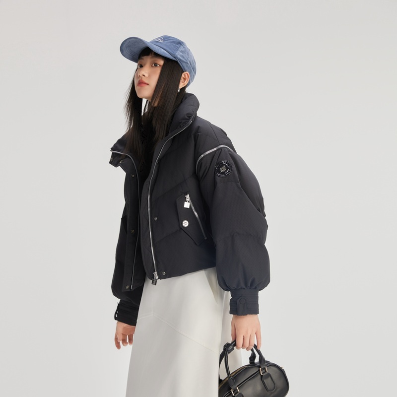 11394129.艾莱依羽绒服短甜美时尚通勤保暖鸭绒外套立领无帽设计感