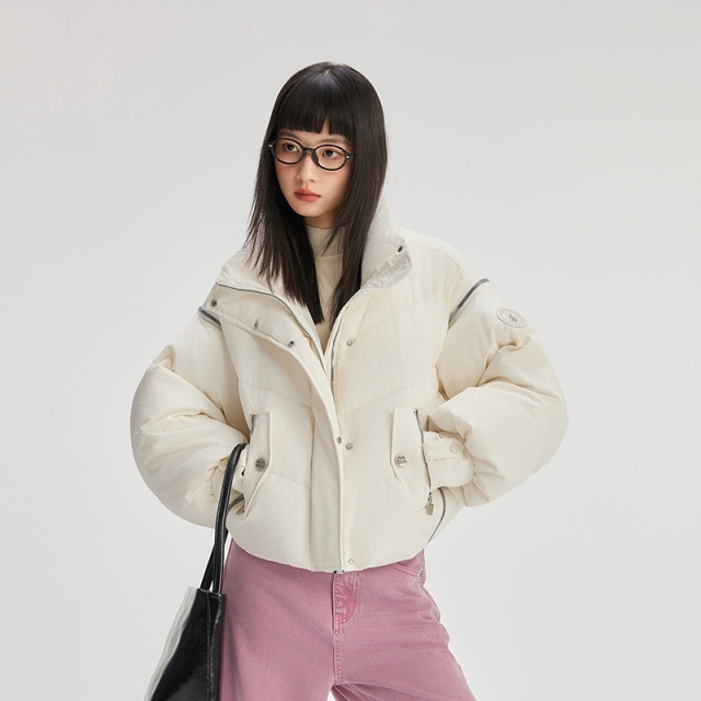 11394129.艾莱依羽绒服短甜美时尚通勤保暖鸭绒外套立领无帽设计感