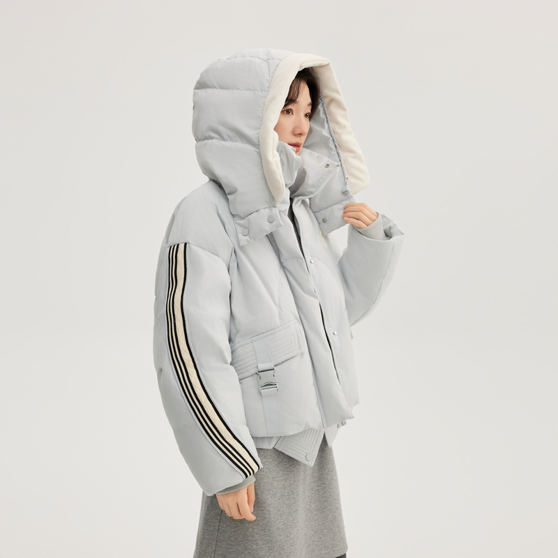 11394108.艾莱依时尚休闲羽绒服撞色织带拼接连帽