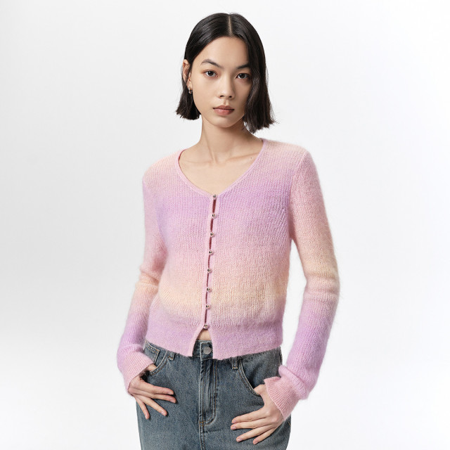 11480630.【商场同款】春季新款温柔紫调海马毛纱线女士针织衫