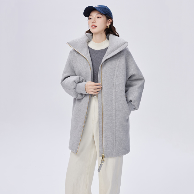 11512048.艾莱依卫衣式羽绒服女冬季随性简约中长款鸭绒立领外套潮