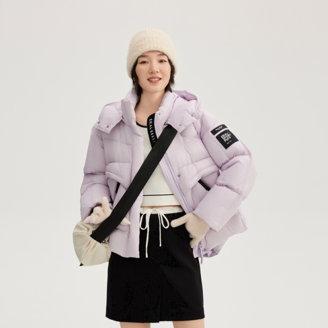 11519179.艾莱依羽绒服撞色短款大衣休闲运动时尚防风保暖鸭绒拼接