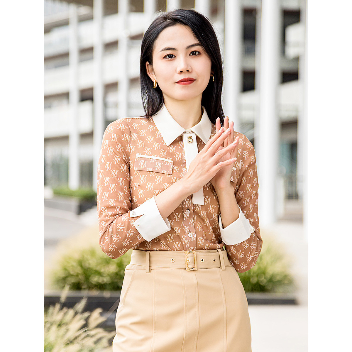 11607540.【专柜新品】【网纱衬衫】新款时尚通勤长袖弹力印花打底衫