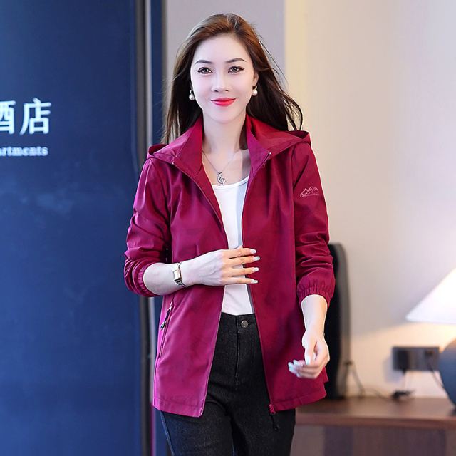 11577260.季婕春秋上新女款潮流冲锋衣显瘦休闲宽松百搭外套【季婕女装1】