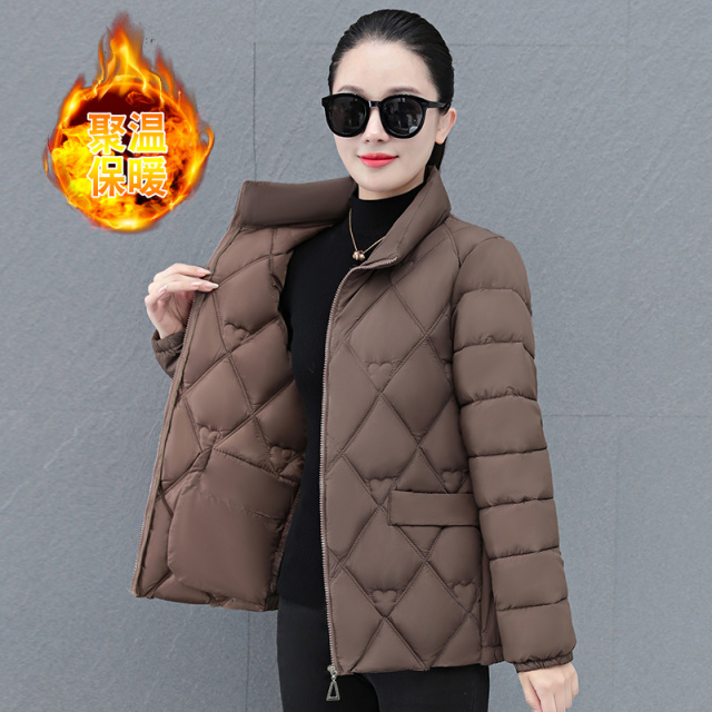 11577292.七玻威秋冬上新女款潮流保暖立领休闲百搭棉服【七玻威女装1】
