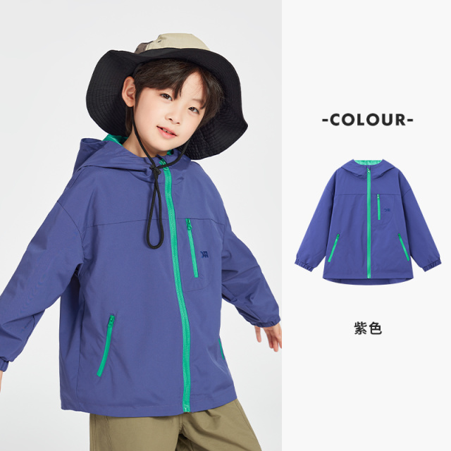 13309422.【拒水防泼】儿童2025春新款露营登山外套男童户外防风连帽软壳服