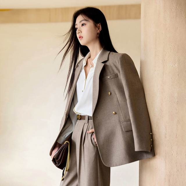 11599838.双排扣西装外套女复古正肩英伦老钱风小西服