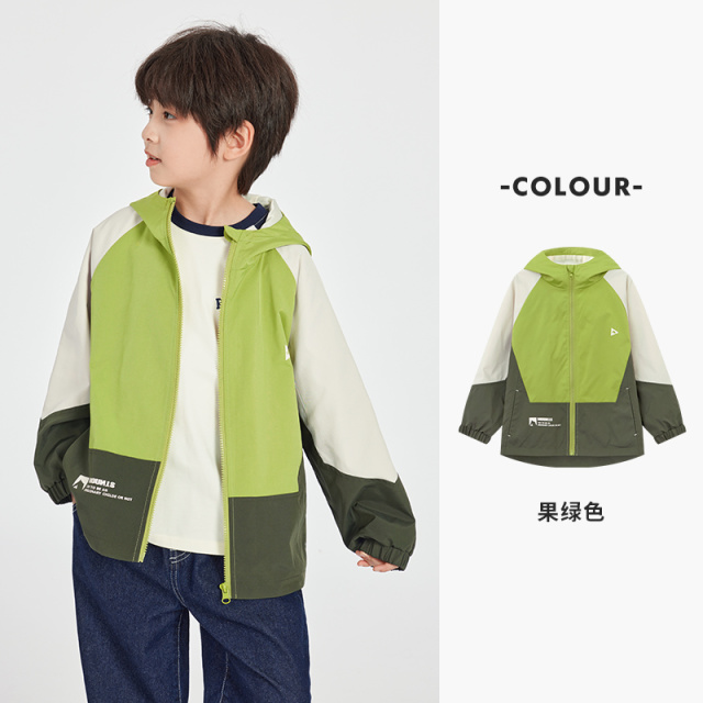 13308813.男童防水软壳服春季儿童休闲运动户外上衣中大童几何拼色野营外套